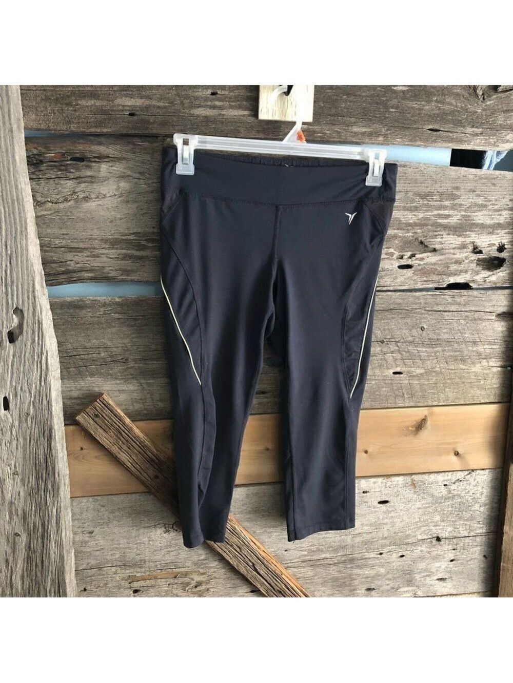 Old navy size med grey activewear capris